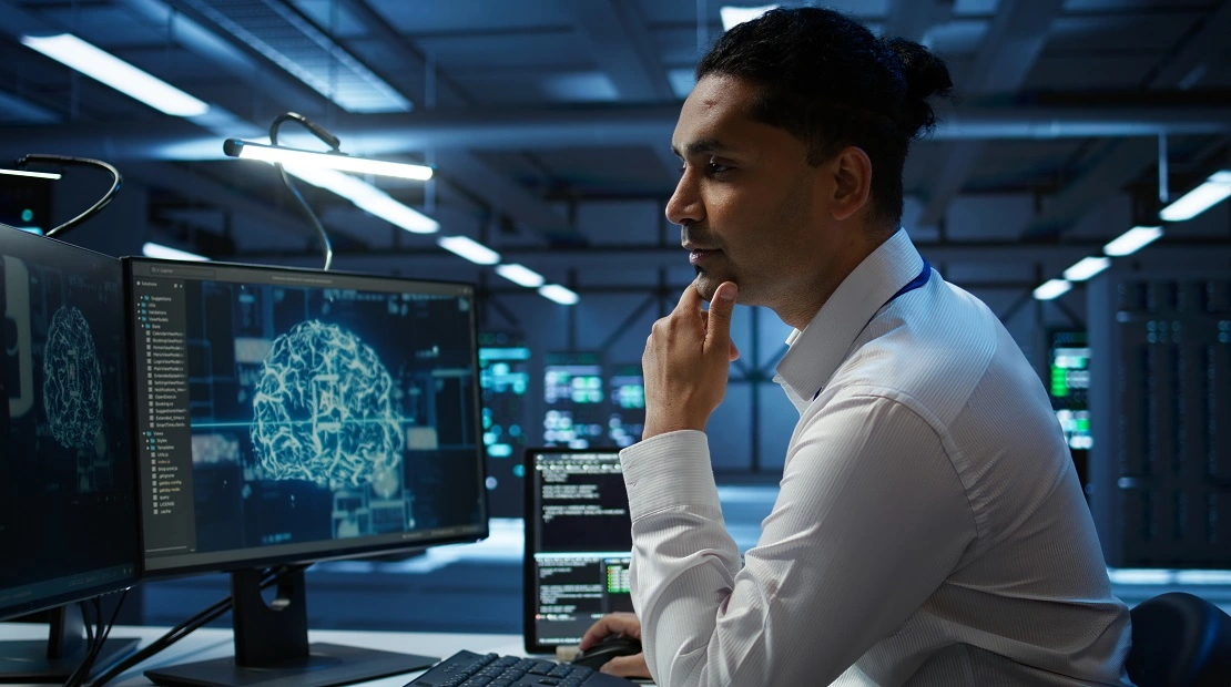 artificial-intelligence-problem-solving-teamworking-colleagues-inspect-data-center-used-machine-learning.webp
